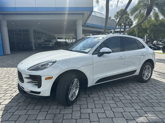 2020 Porsche Macan 4DR AWD photo 35