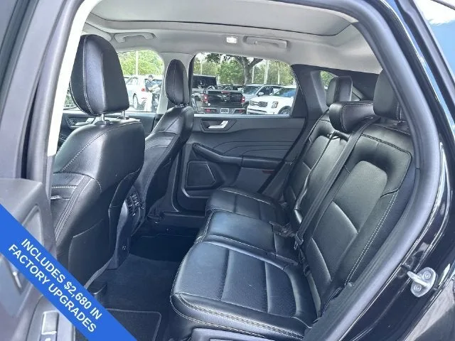 2022 Ford Escape SEL photo 27