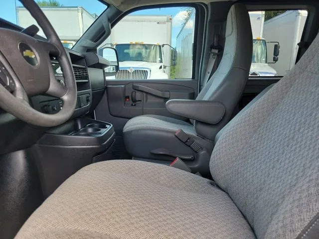 2019 Chevrolet Express Passenger 3500 LT photo 18