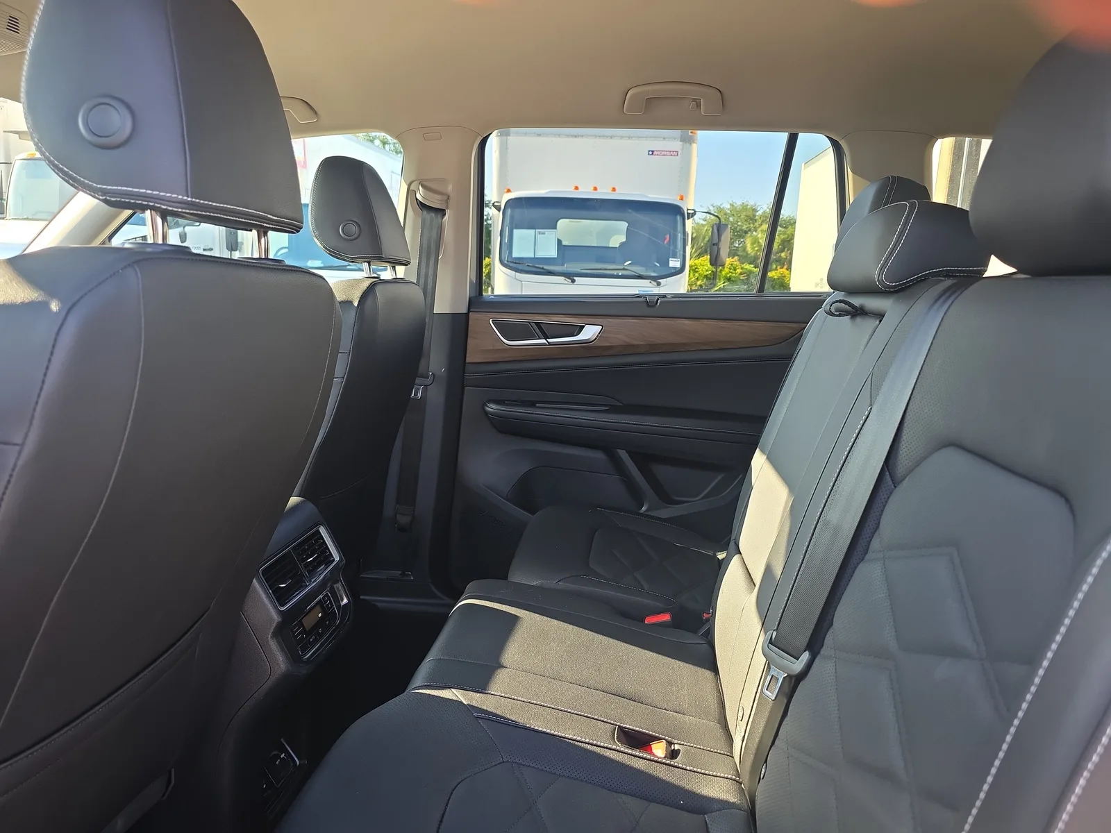 2026 Volkswagen Atlas 2.0T SE w/Technology photo 15