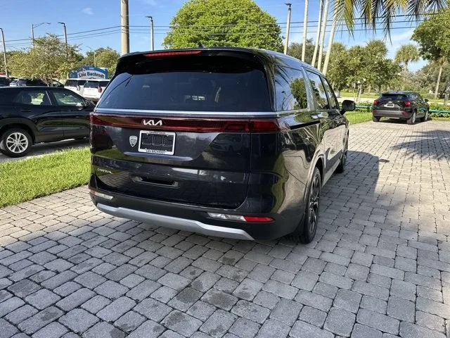 2023 Kia Carnival EX photo 37