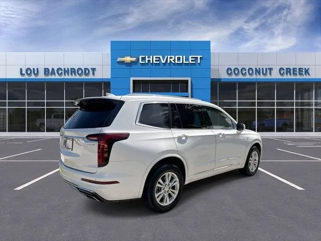 2024 Cadillac XT6 Luxury photo 8
