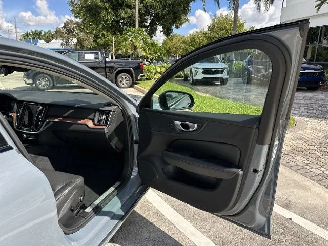 2024 Volvo S60 Plus Dark Theme photo 23