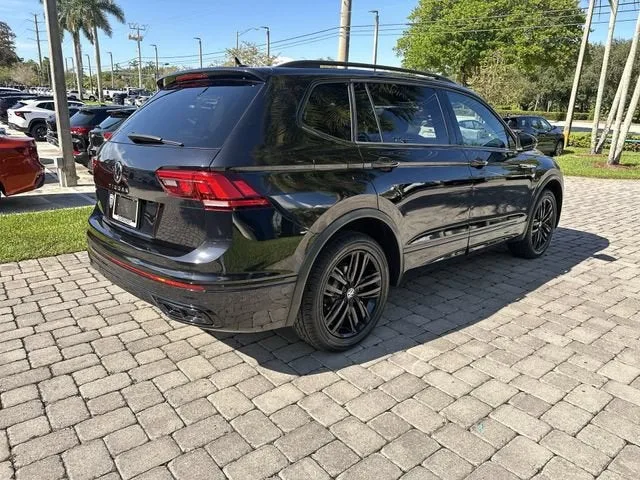 2022 Volkswagen Tiguan SE R-Line Black photo 37