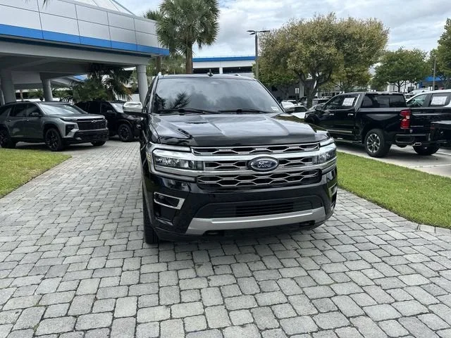 2022 Ford Expedition Platinum photo 17