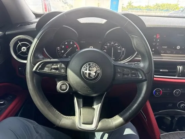 2020 Alfa Romeo Stelvio Ti photo 6