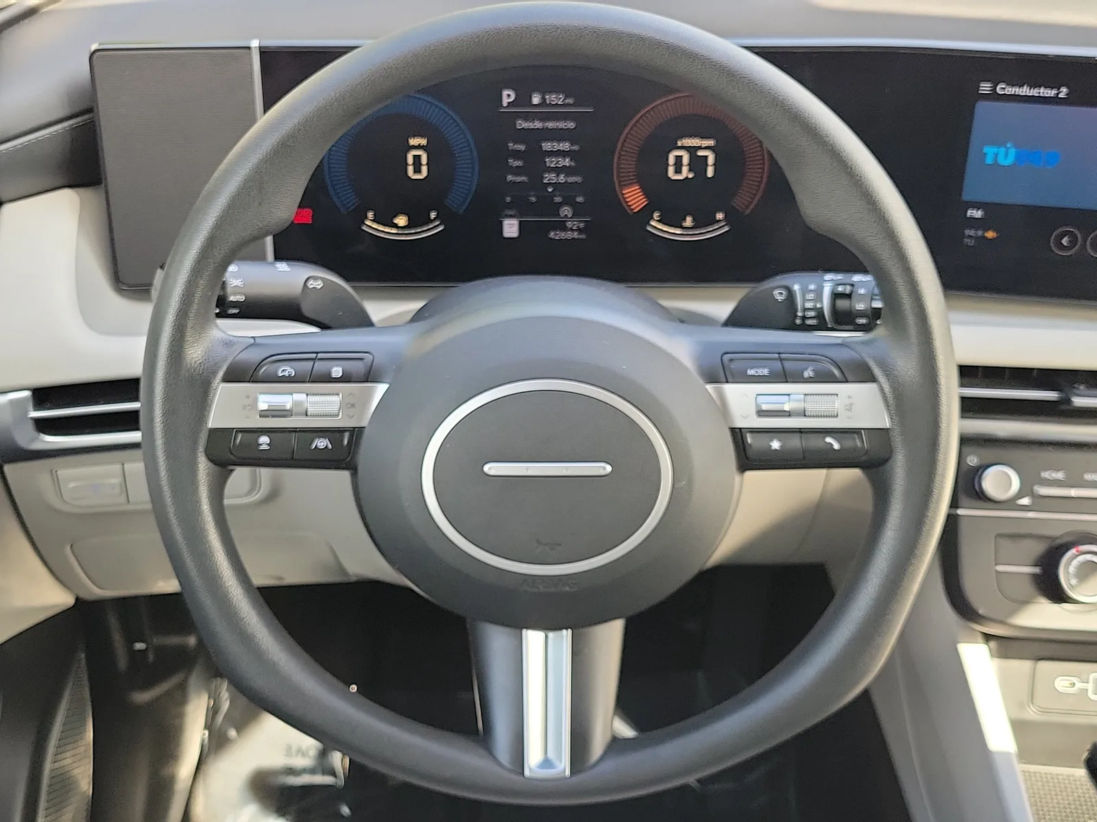2025 Hyundai Tucson SE photo 18