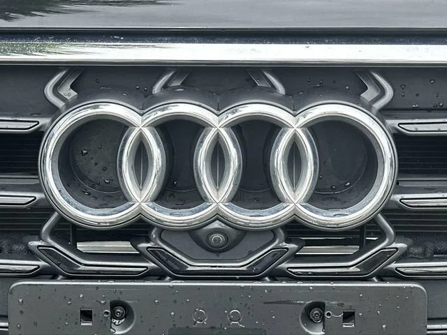 2023 Audi A8 4DR L QTRO 55 TFS photo 10