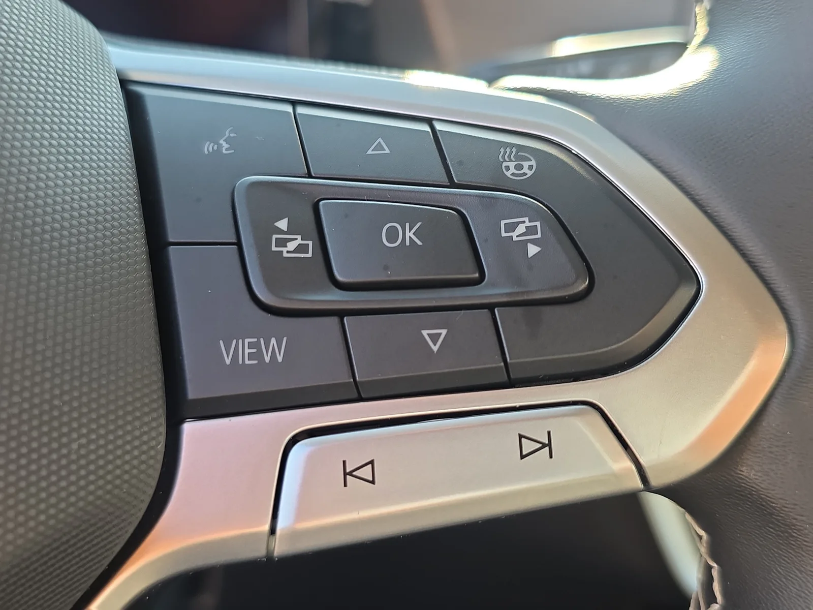2026 Volkswagen Atlas 2.0T SE w/Technology photo 27