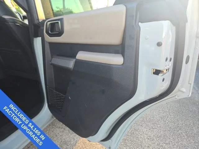 2022 Ford Bronco Base photo 16