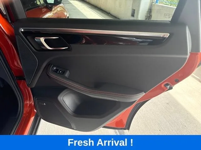 2024 Porsche Macan 4DR AWD photo 14