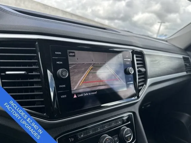 2022 Volkswagen Atlas 2.0T SE w/Technology photo 24