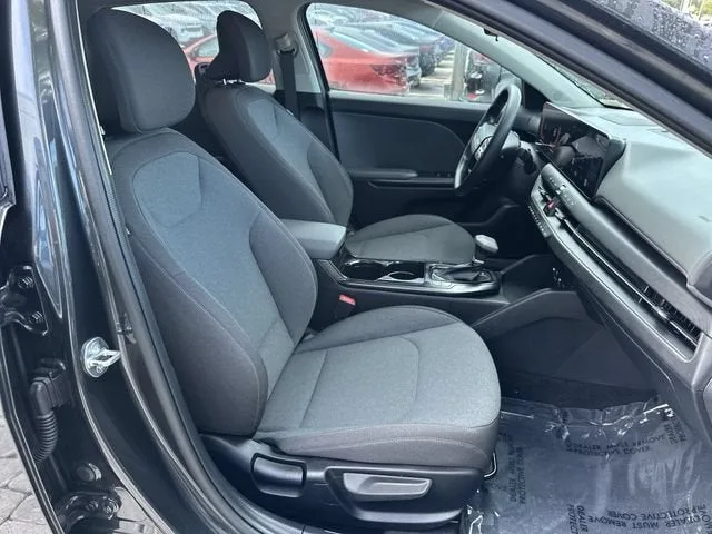 2025 Kia K4 LXS photo 29