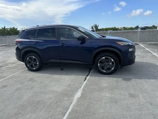 2024 Nissan Rogue SV photo 15
