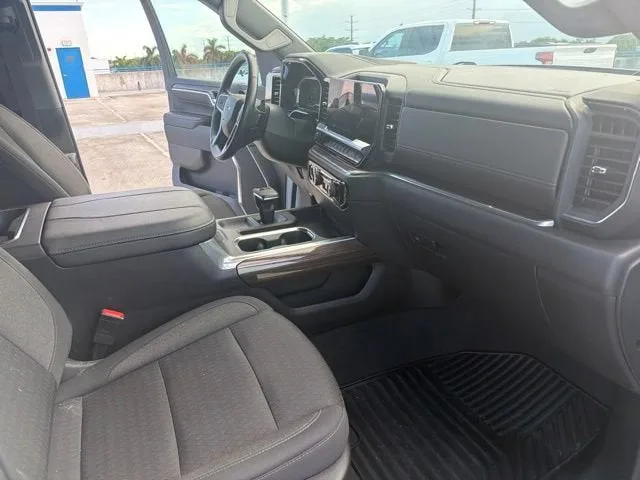 2023 Chevrolet Silverado 1500 RST photo 15