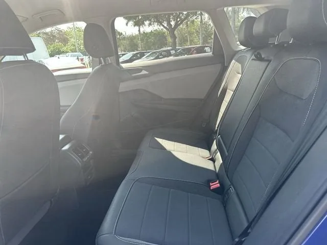 2024 Volkswagen Taos SE photo 27