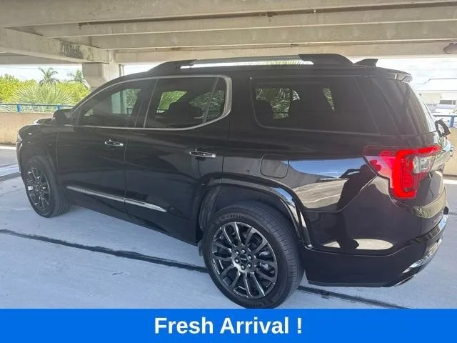 2023 GMC Acadia Denali photo 19