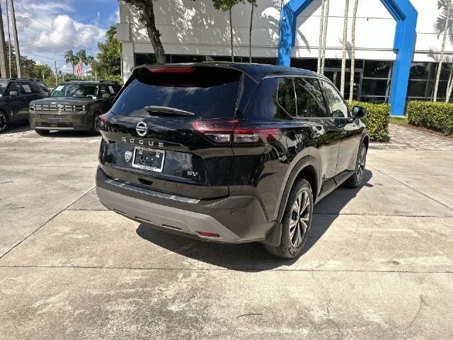2021 Nissan Rogue SV photo 37