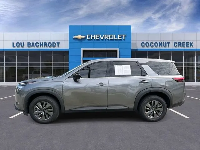 2024 Nissan Pathfinder S photo 5