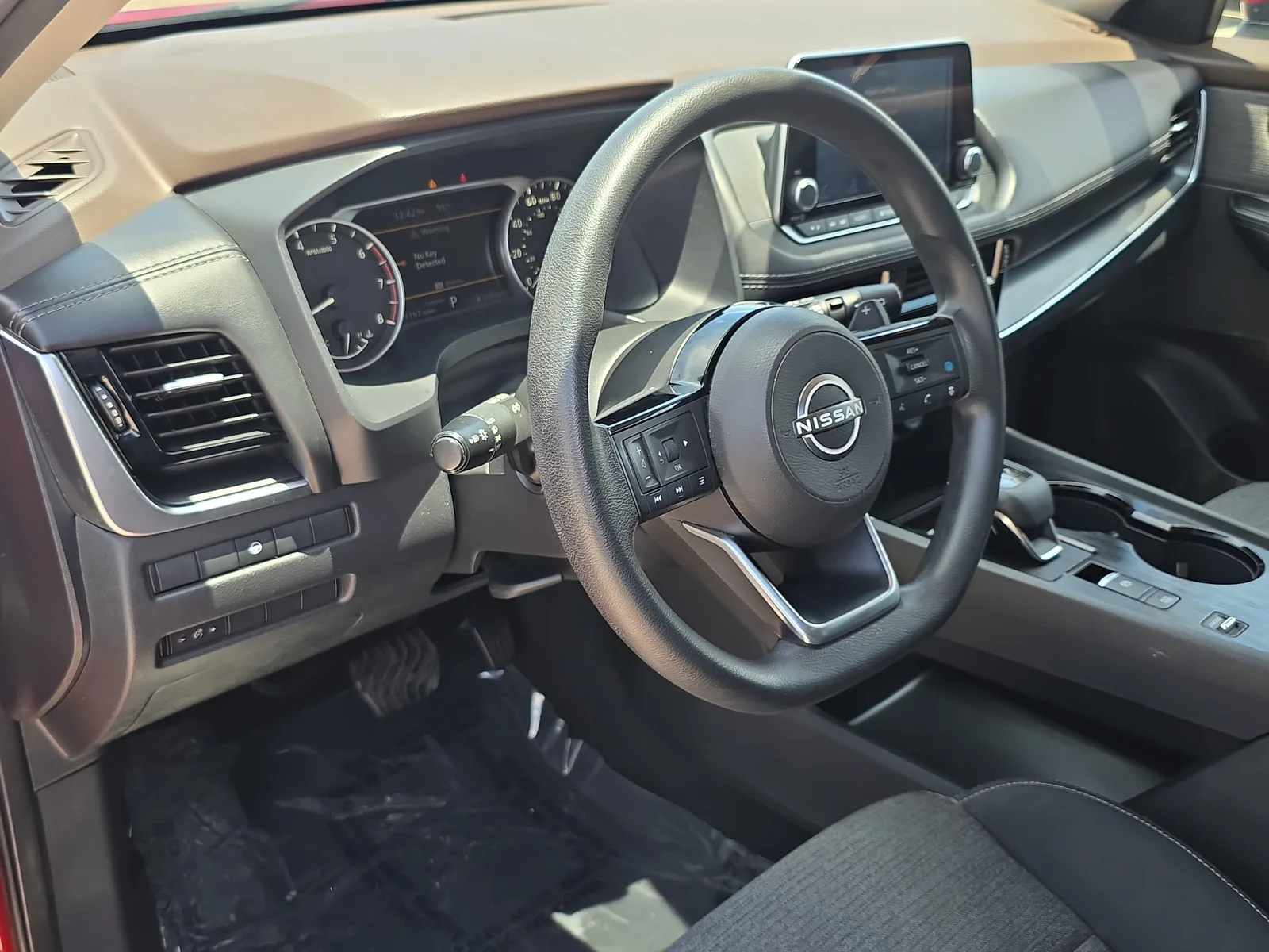 2023 Nissan Rogue SV photo 23