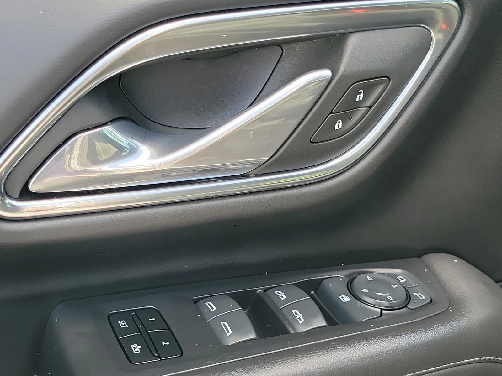 2024 Chevrolet Suburban LT photo 24