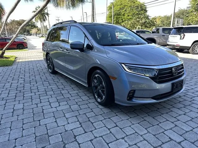 2024 Honda Odyssey Elite photo 16