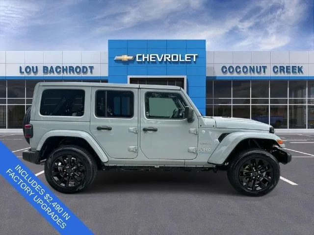 2024 Jeep Wrangler 4xe Sahara photo 9
