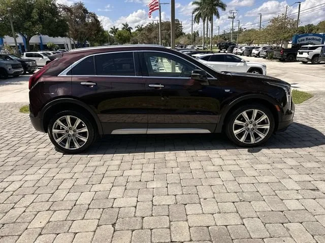 2021 Cadillac XT4 FWD Premium Luxury photo 14