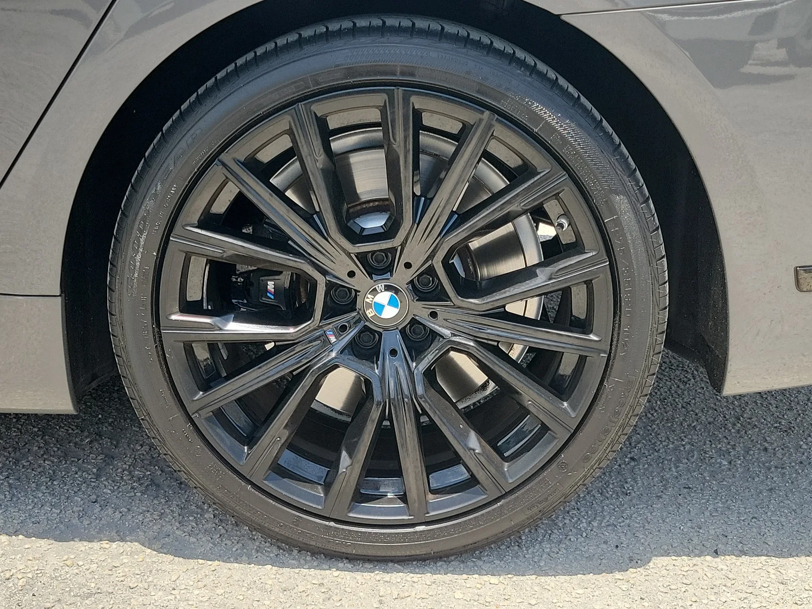 2022 BMW 7 Series 740i photo 9