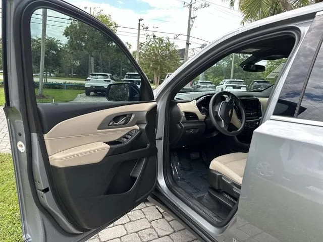 2023 Chevrolet Traverse LS photo 22