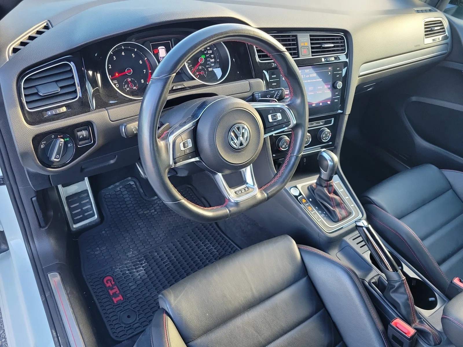 2021 Volkswagen Golf GTI S photo 12