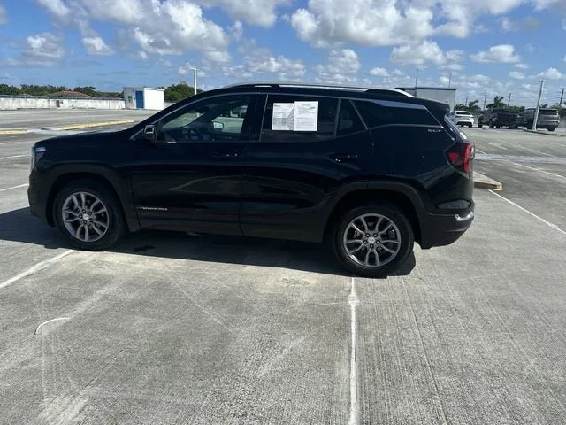 2024 GMC Terrain SLT photo 31