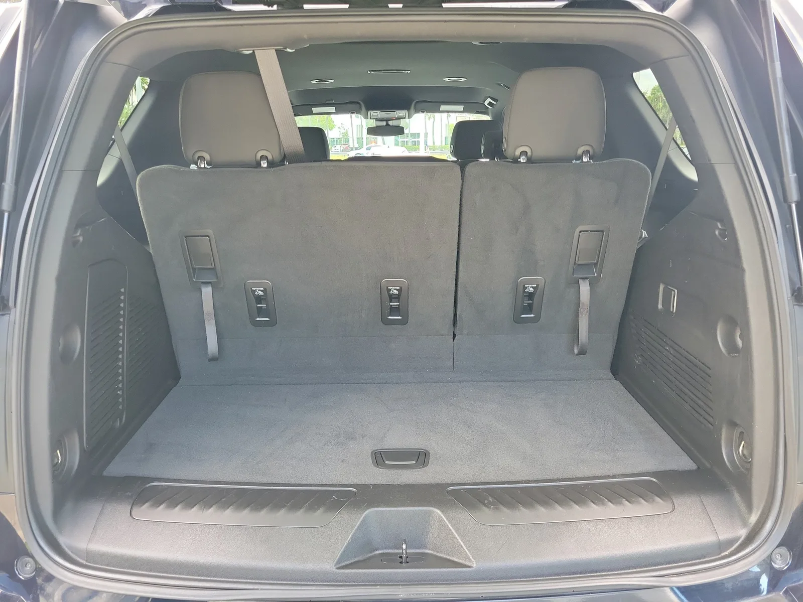 2023 Chevrolet Tahoe LS photo 12