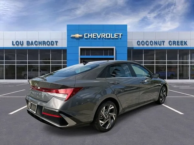 2025 Hyundai Elantra SEL Convenience photo 8