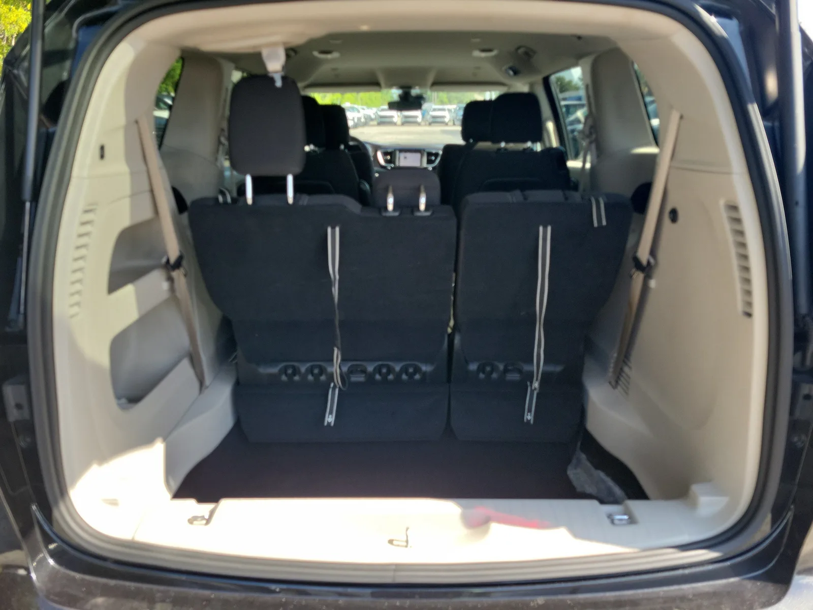 2023 Chrysler Voyager LX photo 12