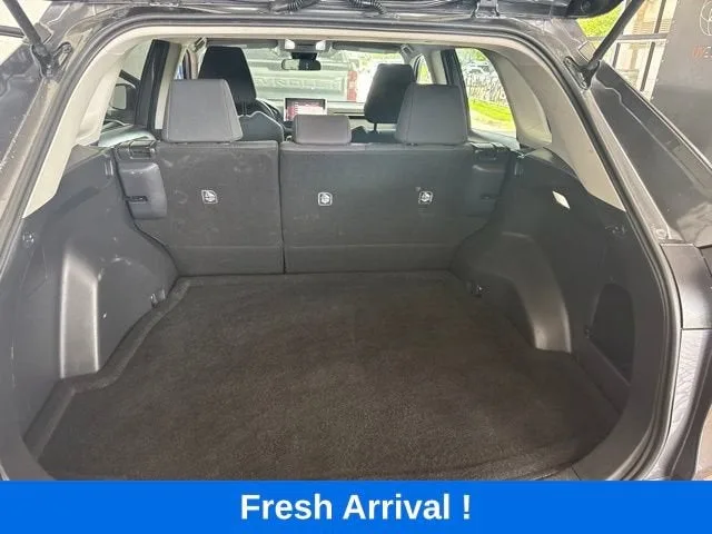 2024 Toyota RAV4 LE photo 4
