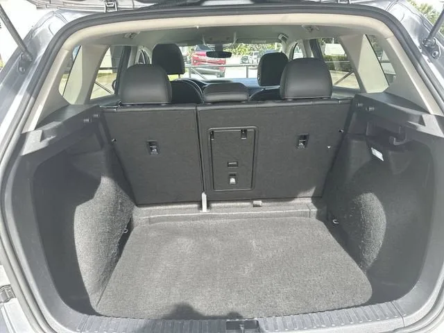 2024 Volkswagen Taos SE photo 28