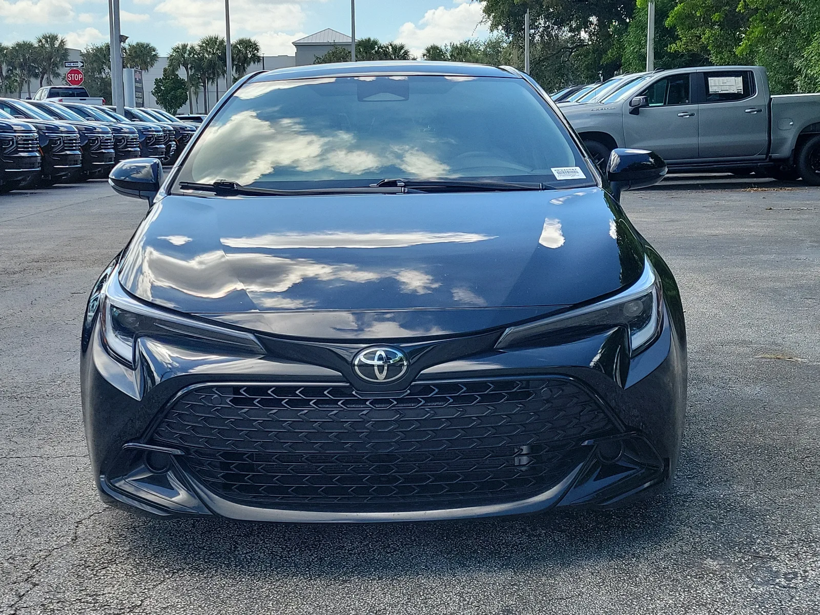 2025 Toyota Corolla Hatchback SE photo 8