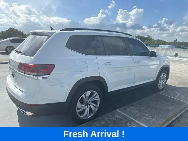 2022 Volkswagen Atlas 2.0T SE w/Technology photo 14