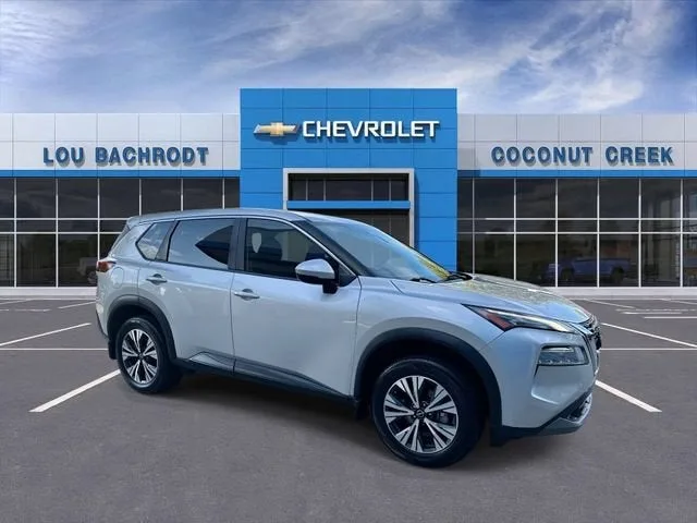 2022 Nissan Rogue SV photo 2