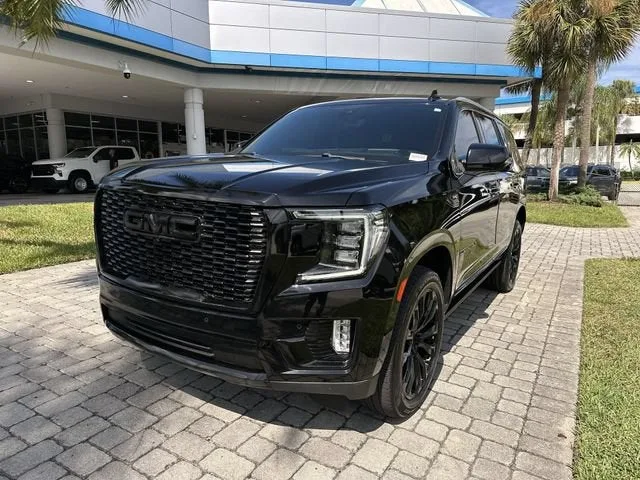 2021 GMC Yukon Denali photo 20
