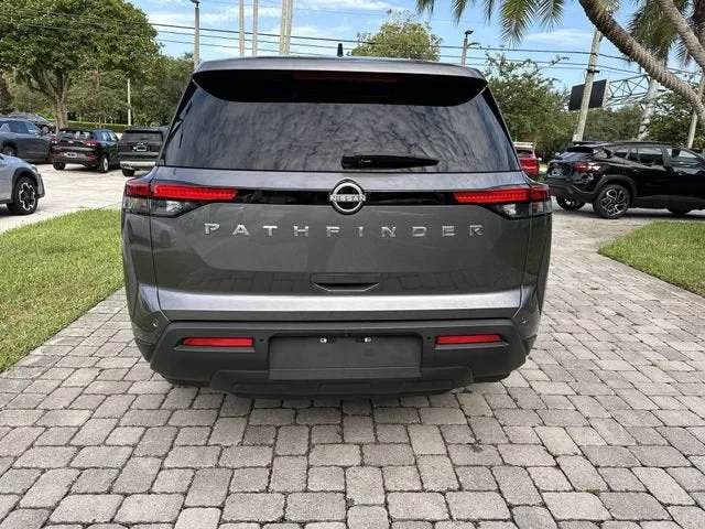 2024 Nissan Pathfinder S photo 36
