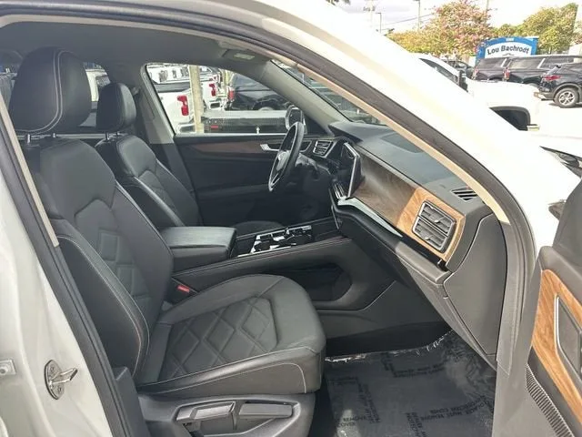 2024 Volkswagen Atlas 2.0T SE w/Technology photo 29