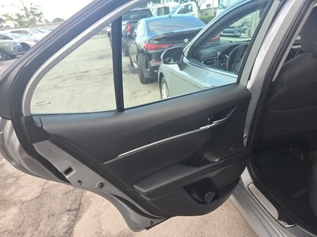 2023 Toyota Camry LE photo 11