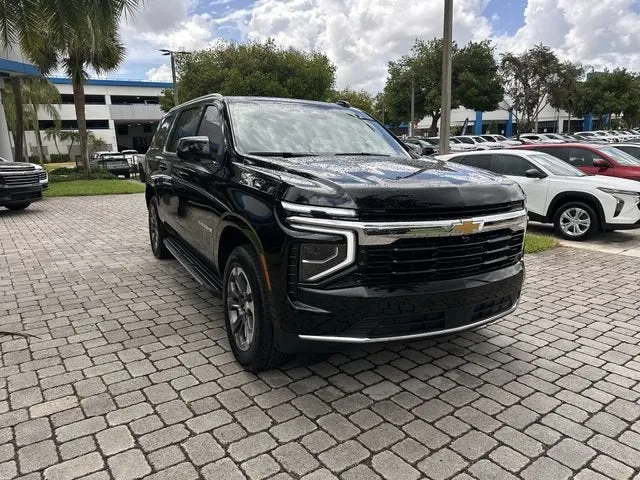 2026 Chevrolet Suburban LS photo 17