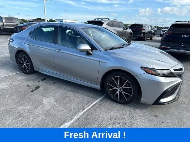 2023 Toyota Camry SE photo 15