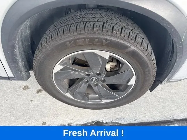 2024 Nissan Rogue SV photo 22