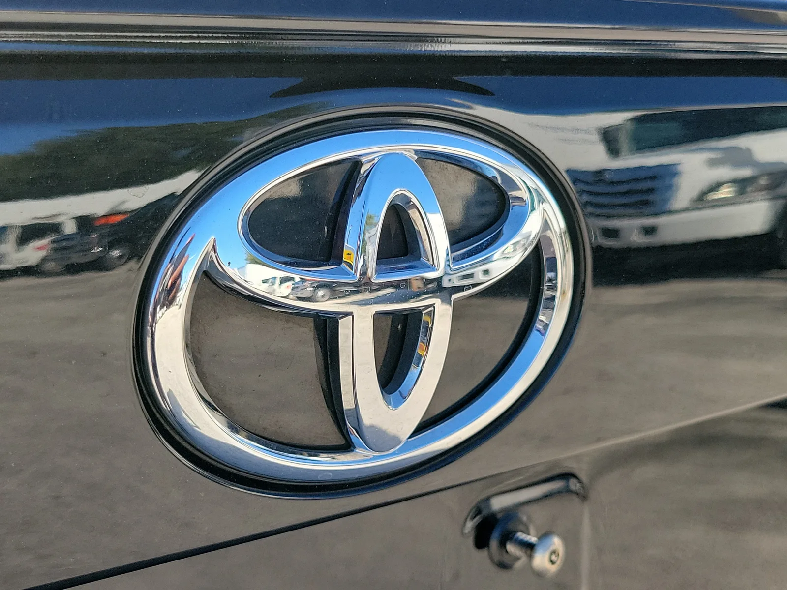 2024 Toyota RAV4 Adventure photo 10