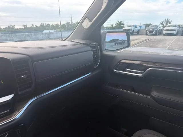 2023 Chevrolet Silverado 1500 RST photo 21