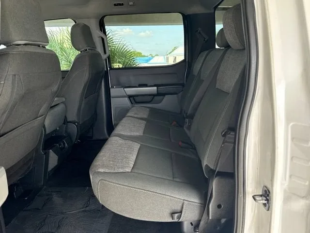 2024 Ford Super Duty F-250 SRW XL photo 3
